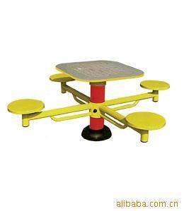 从棋盘桌到海滨球场 城市户外健身路径的多元融合——以三亚为例